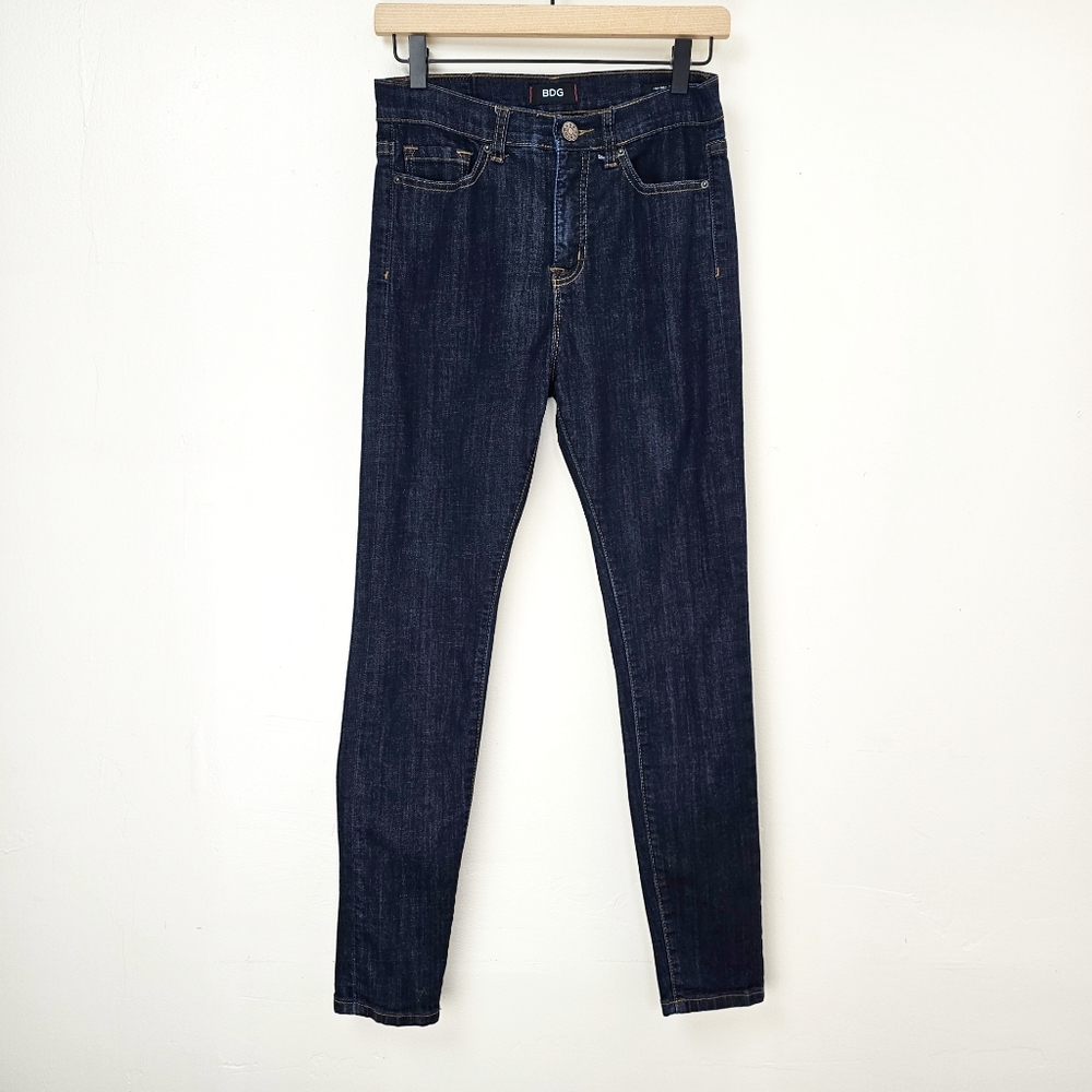 BDG Women's Dark Wash High Rise Twig Skinny Size 28 - Picture 2 of 7